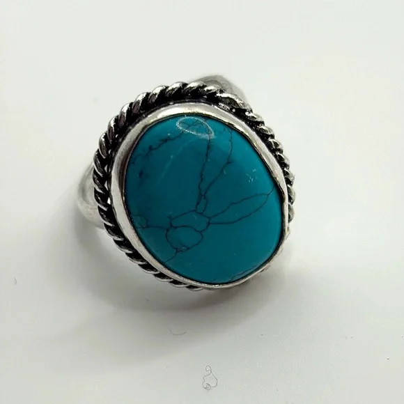 Turquoise Southwestern Style Turquoise Howlite Silver Women's Ring Size 8.5 - Picture 1 of 6
